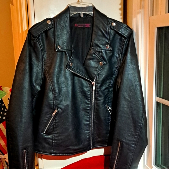 No Boundaries Jackets & Blazers - Like New Black Leather Like with Zipper Front and Sleeves